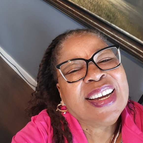 Meet your Posher, Tawnya - Picture 4 of 4